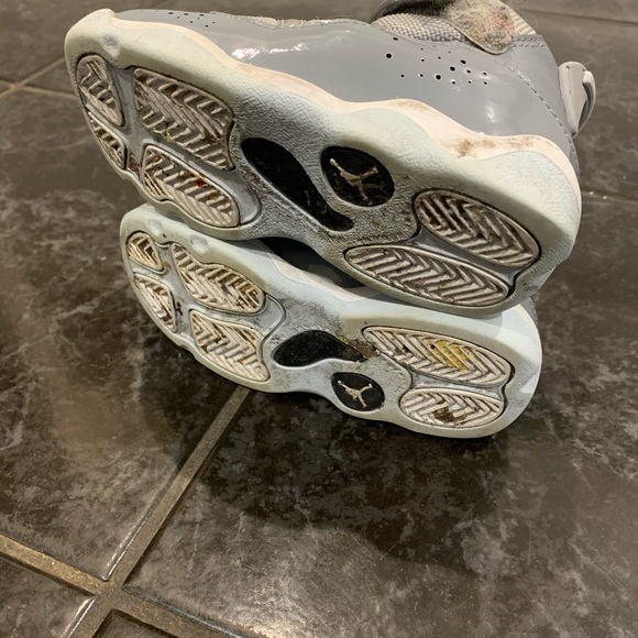 Toddler gray retro Jordan’s - Picture 5 of 5
